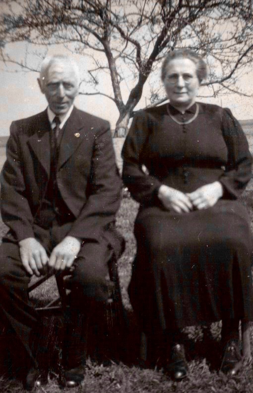 Willem Eising en Geessien Braam, bewoners van Groningerweg 7