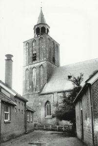 Kerk van Sleen met de tijdelijke spits.